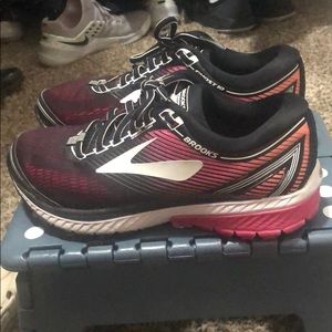 Brooks Ghost 10 running shoes